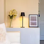 Luxury Apartment *